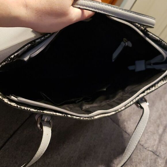 Anne Klein   - Picture 2 of 2